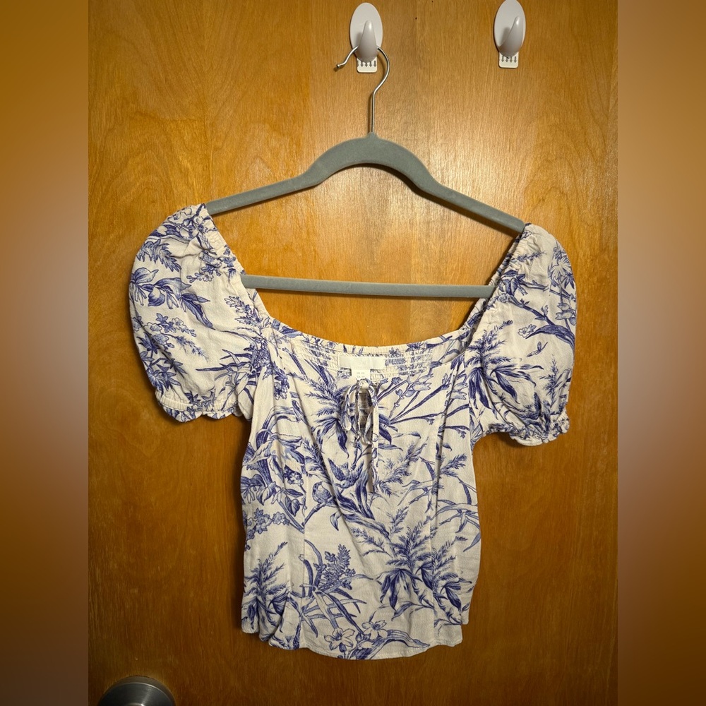 H&M Blue and White Cropped Length Top
